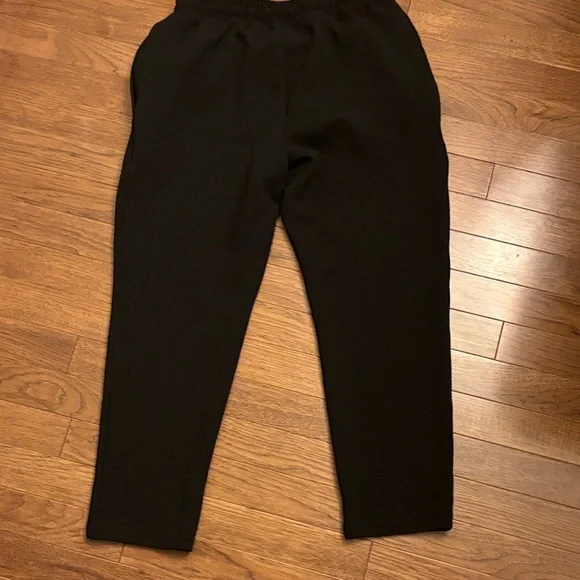 NWOT Stylish Black Jogger Pants - Picture 3 of 5